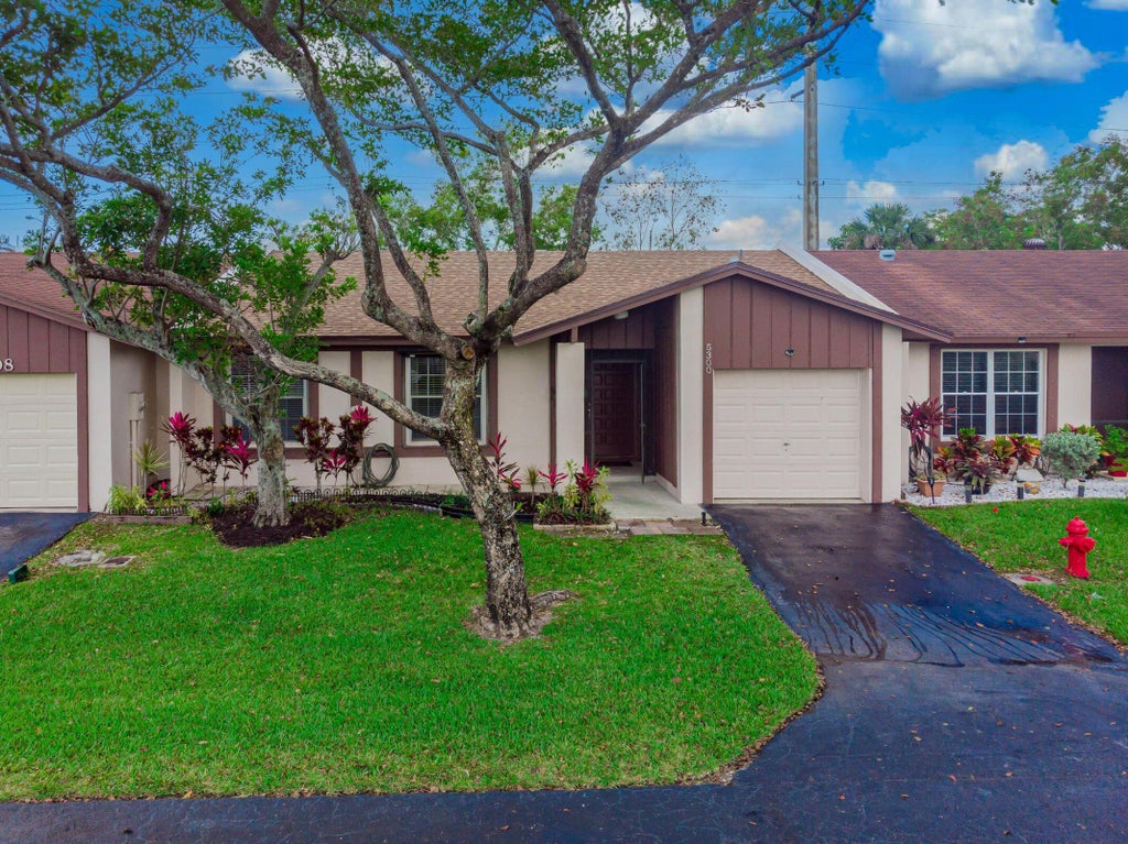 Photo of 5300 BREADFRUIT Circle, Delray Beach, FL 33484 (MLS # B26081723)