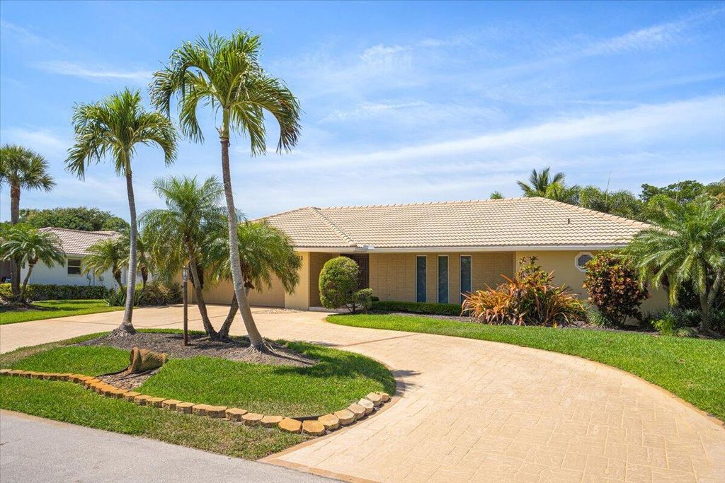 Photo of 3261 SE Fairway W, Stuart, FL 34997 (MLS # R11072020)