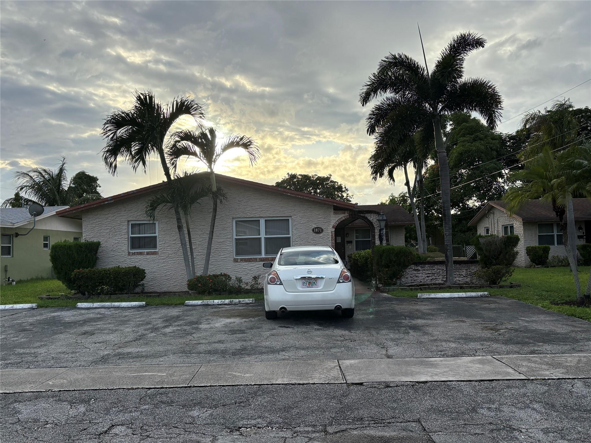 Spacious two-bedroom apartment with washer and dryer hookup. The kitchen offers plenty of room for a dining table, and there is a separate living room. Ample parking is available, and the building is located on a cul-de-sac, so there is no through traffic. The property is well maintained with long-term tenants, and the landlords take pride in ownership. Ready for immediate move-in.