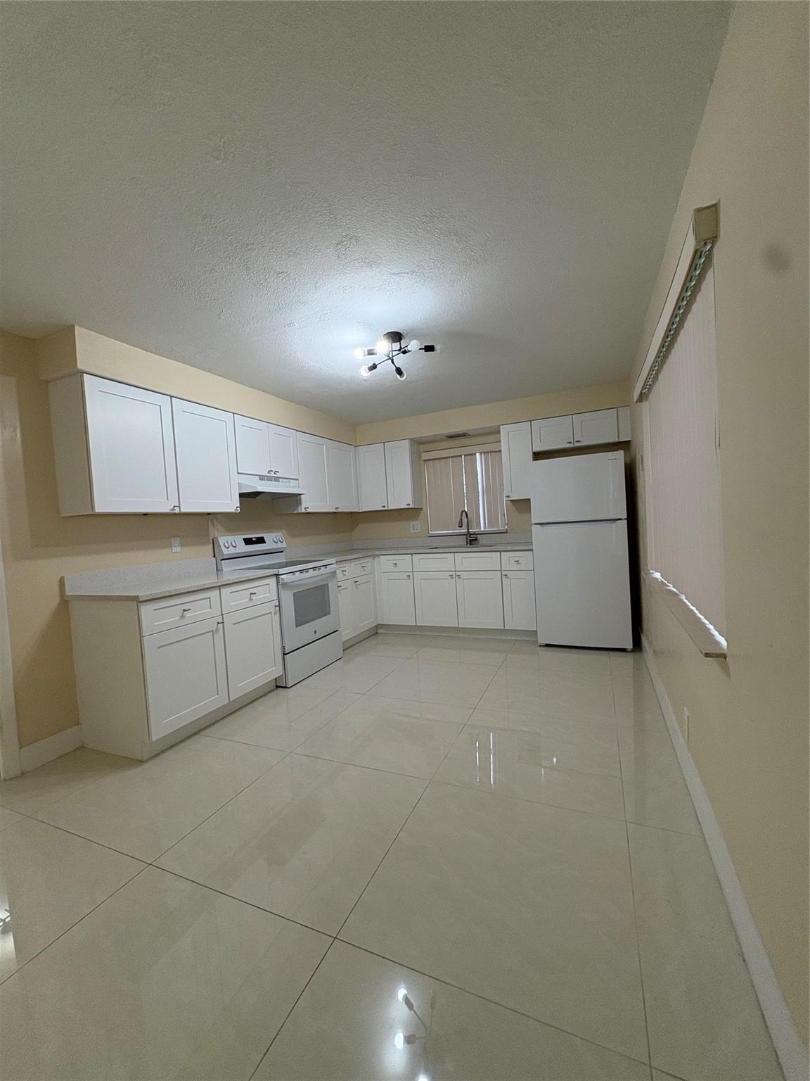 Sunrise Golf Village Sec - Residential Lease