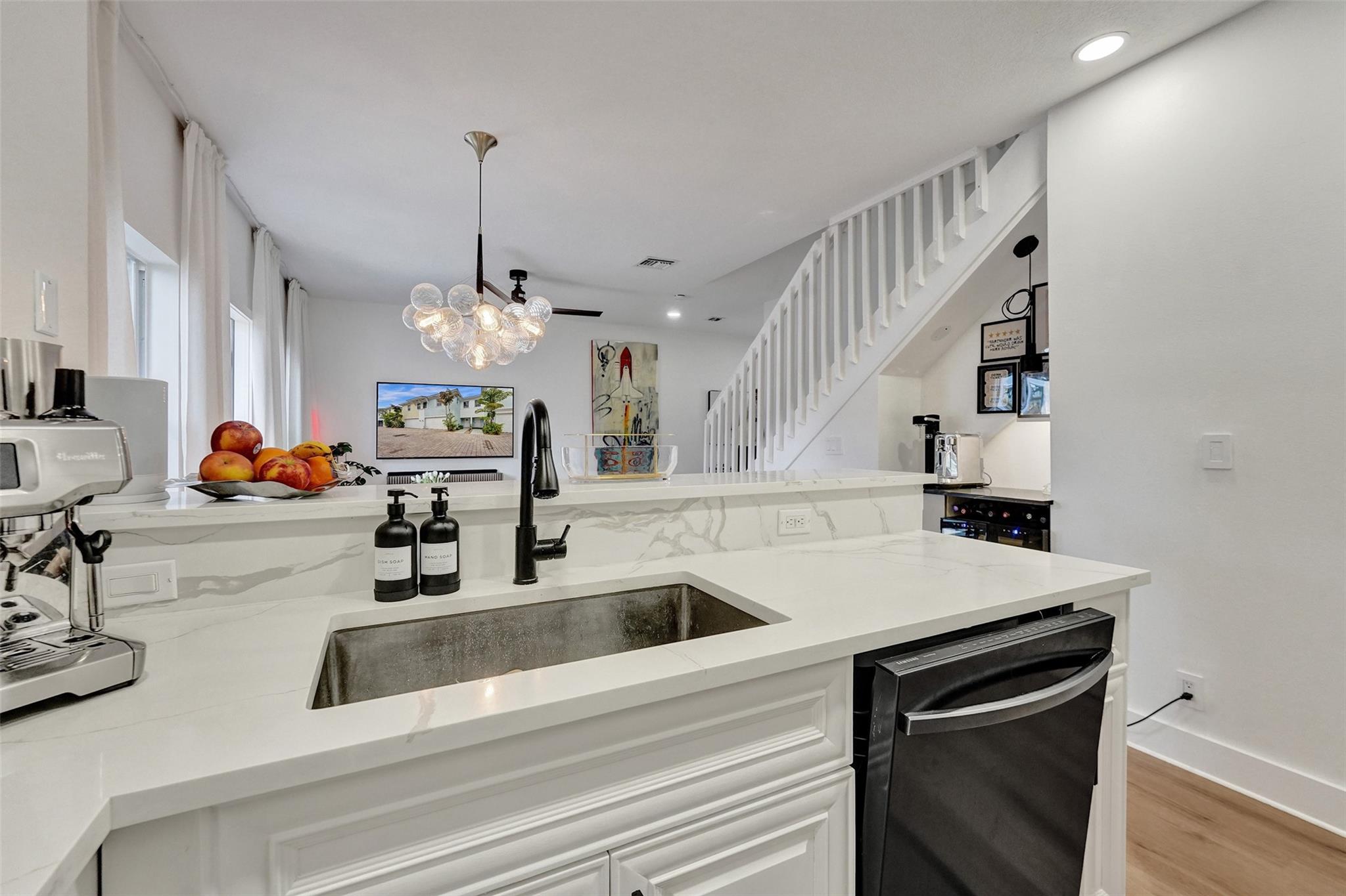 PERRY & WELLS SUB CORR PL - Residential