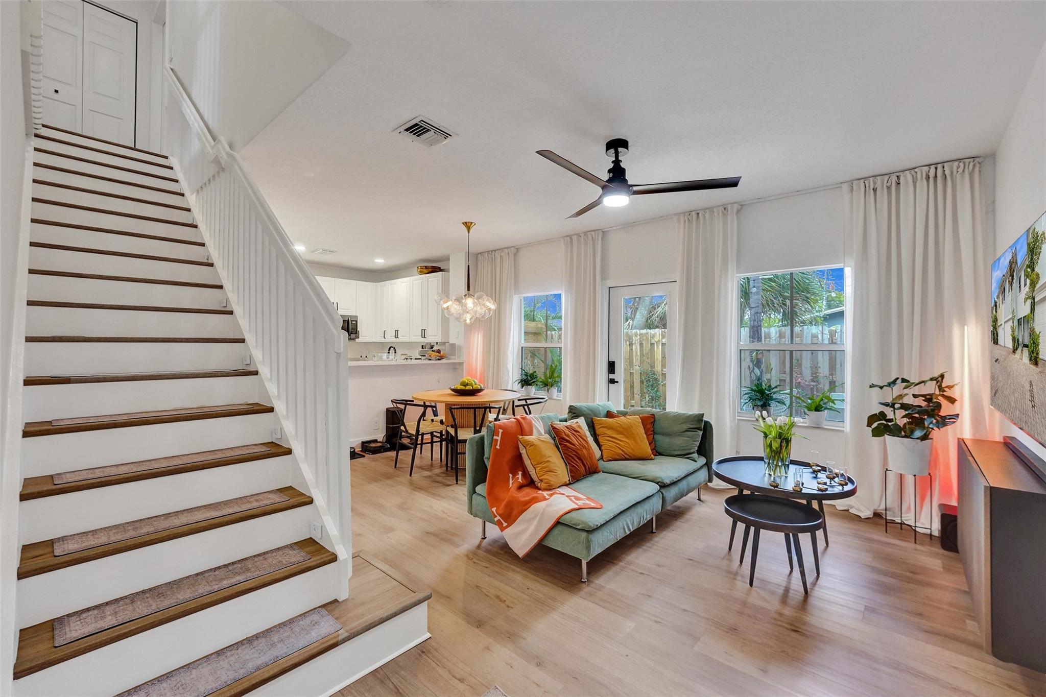 PERRY & WELLS SUB CORR PL - Residential