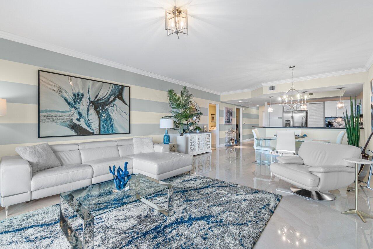 2650 Lake Shore Drive 302