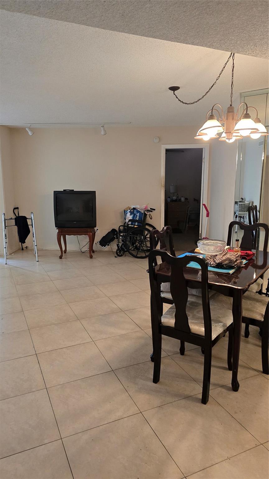 1300 NE Miami Gardens Dr 201E