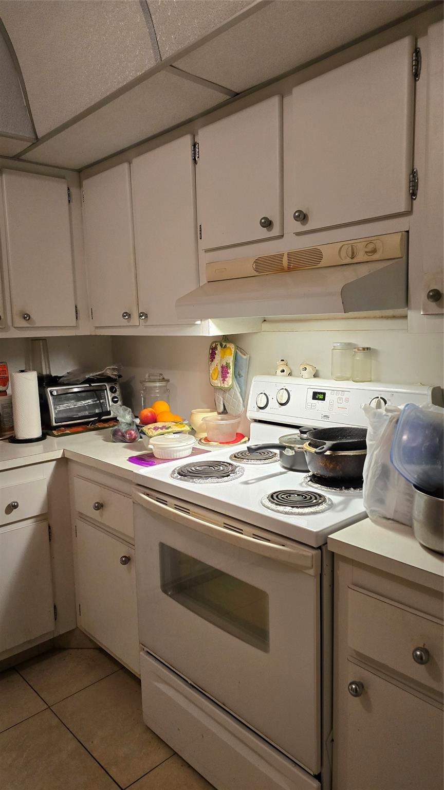 1300 NE Miami Gardens Dr 201E