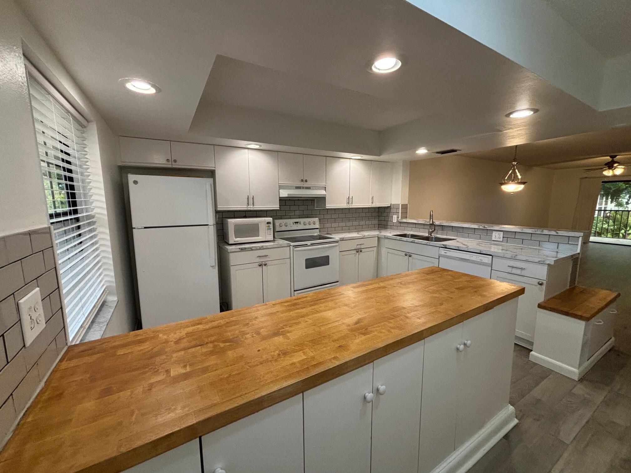 TROPIC VIEW CONDO - Residential Lease