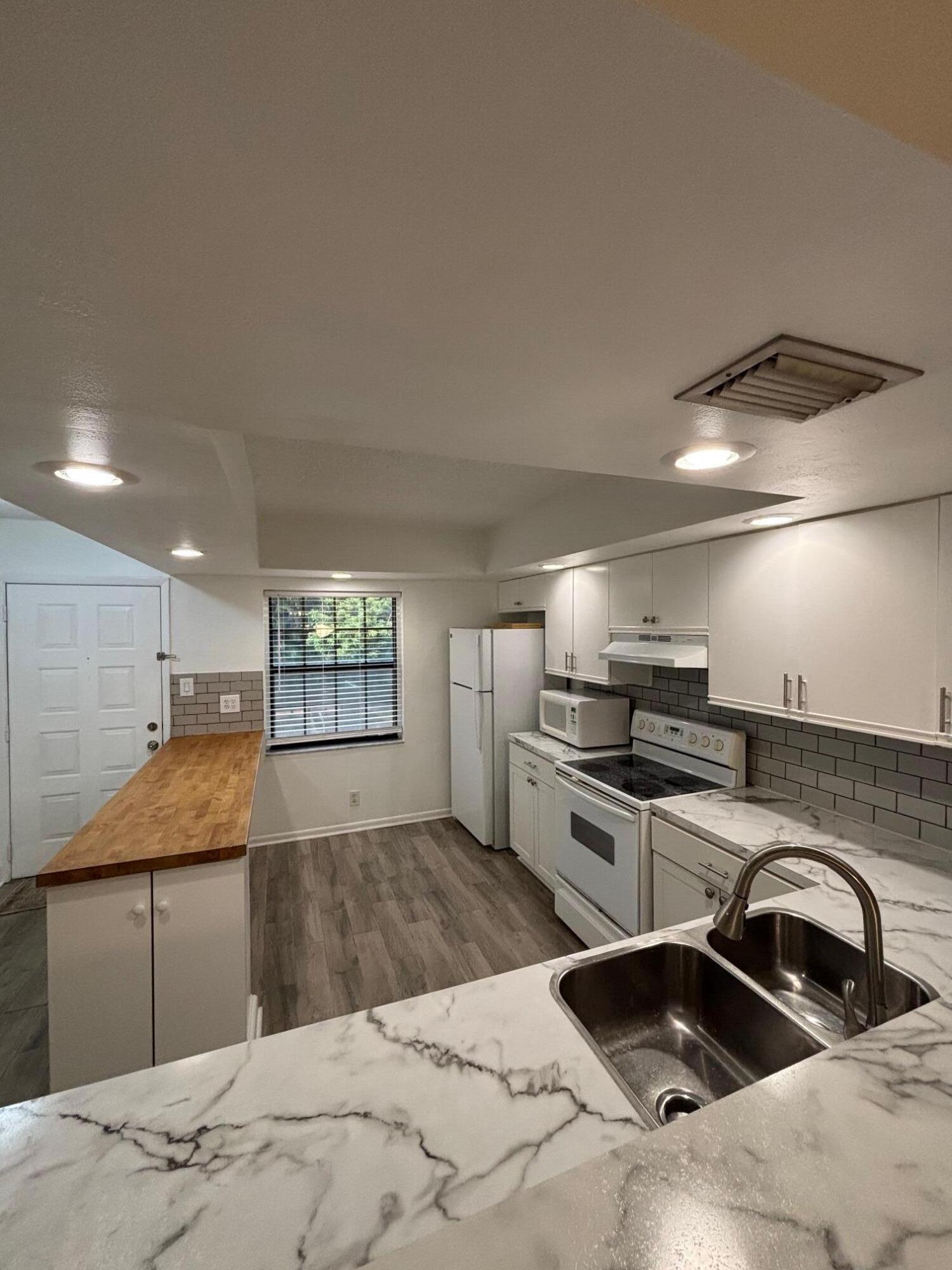 TROPIC VIEW CONDO - Residential Lease