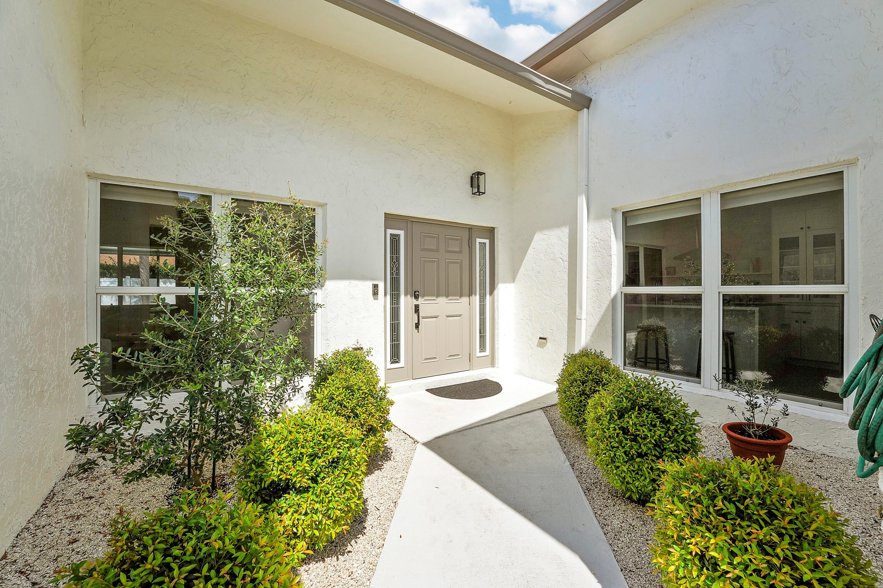 275 NW 39th Way