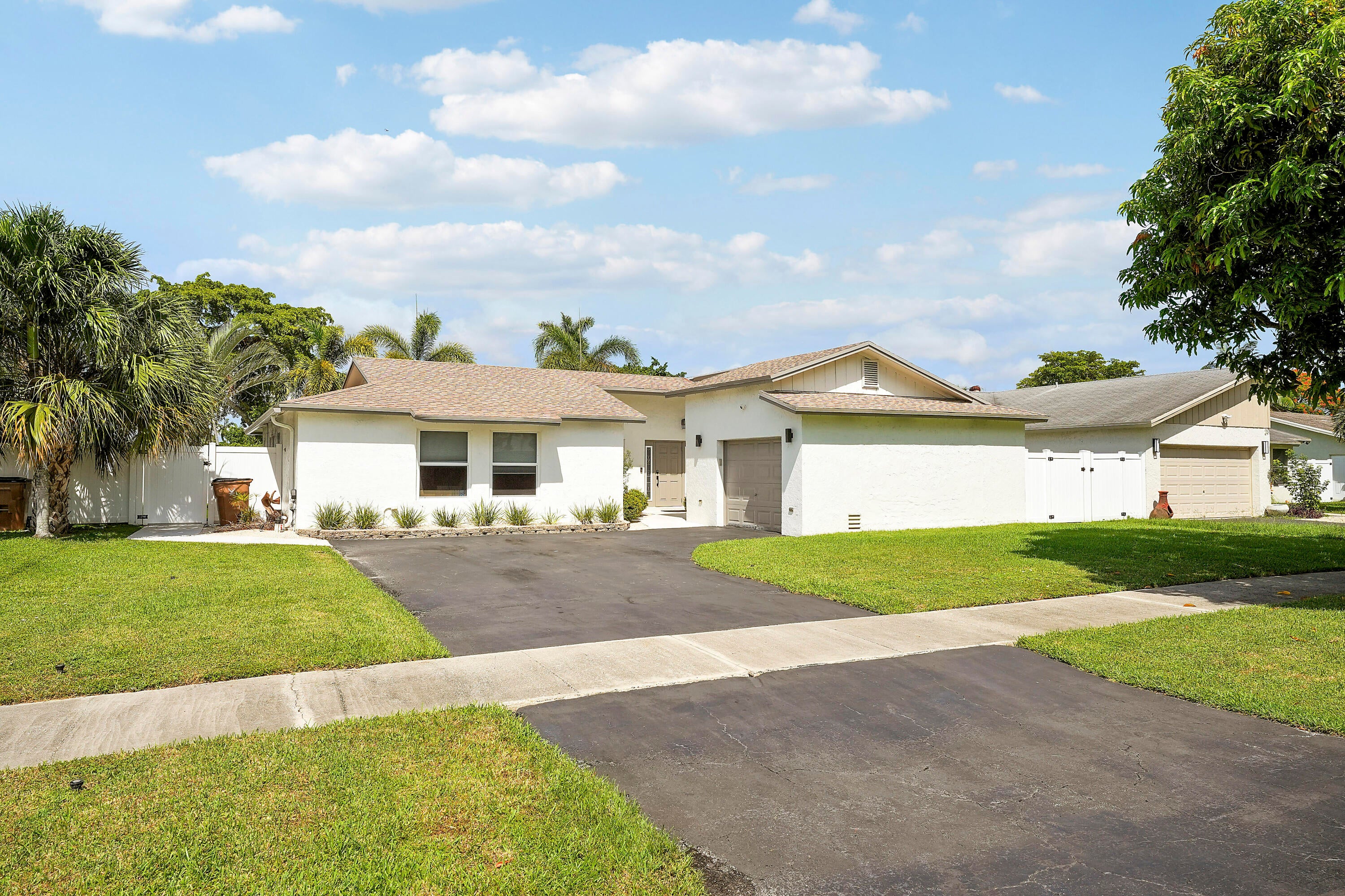 275 NW 39th Way