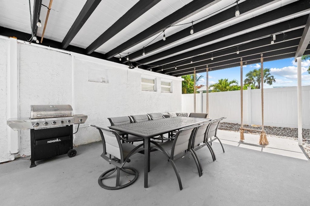 Photo of 311 SE 3rd Avenue, Delray Beach, FL 33483 (MLS # F10527906)