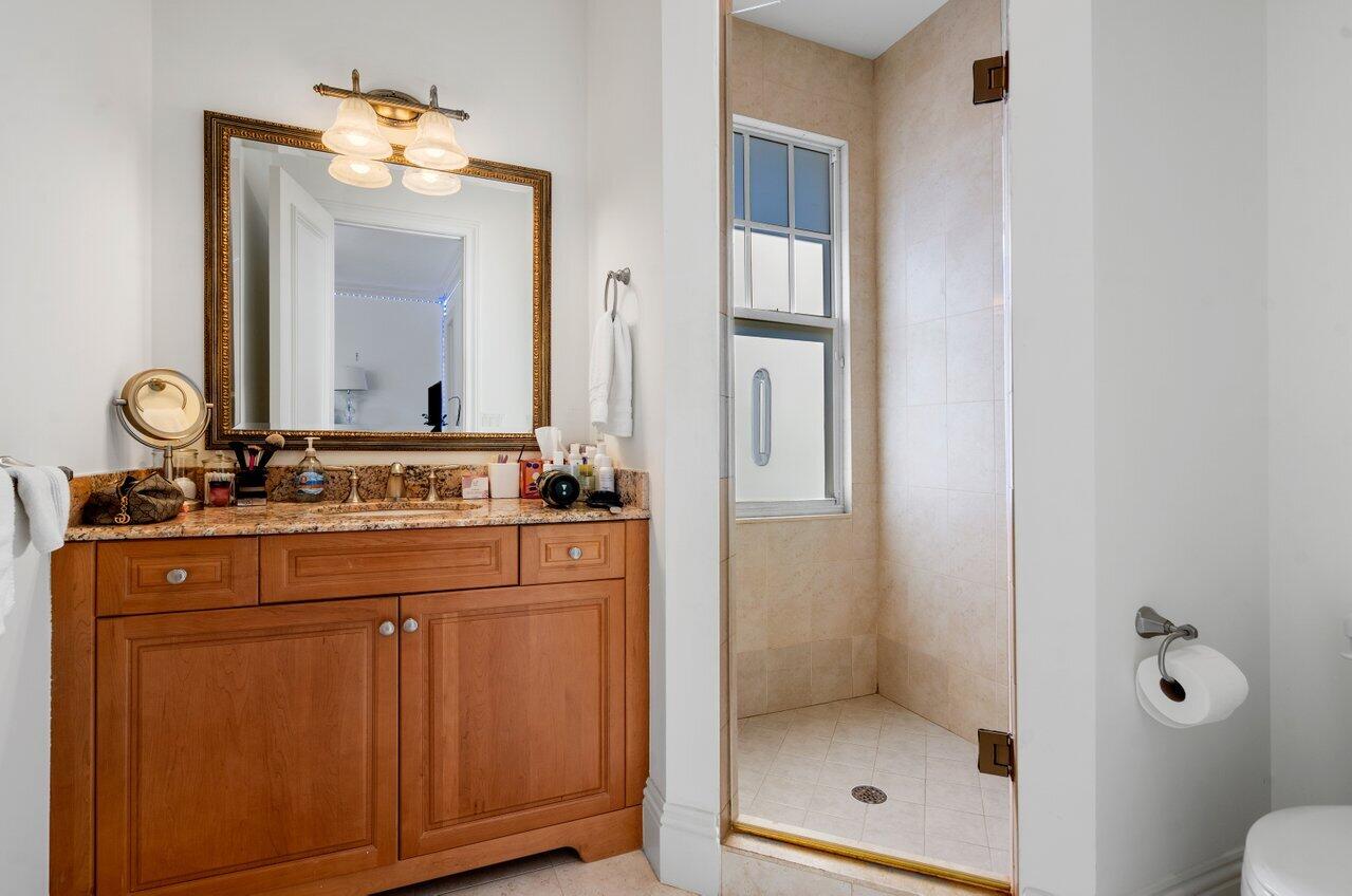 ROYAL PALM YACHT & COUNTRY CLUB - Residential