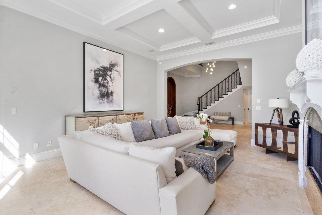 ROYAL PALM YACHT & COUNTRY CLUB - Residential