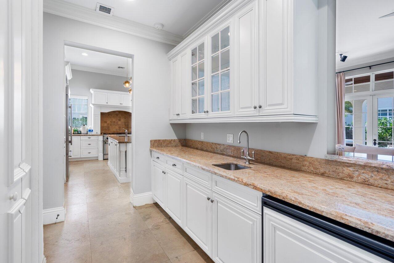 ROYAL PALM YACHT & COUNTRY CLUB - Residential