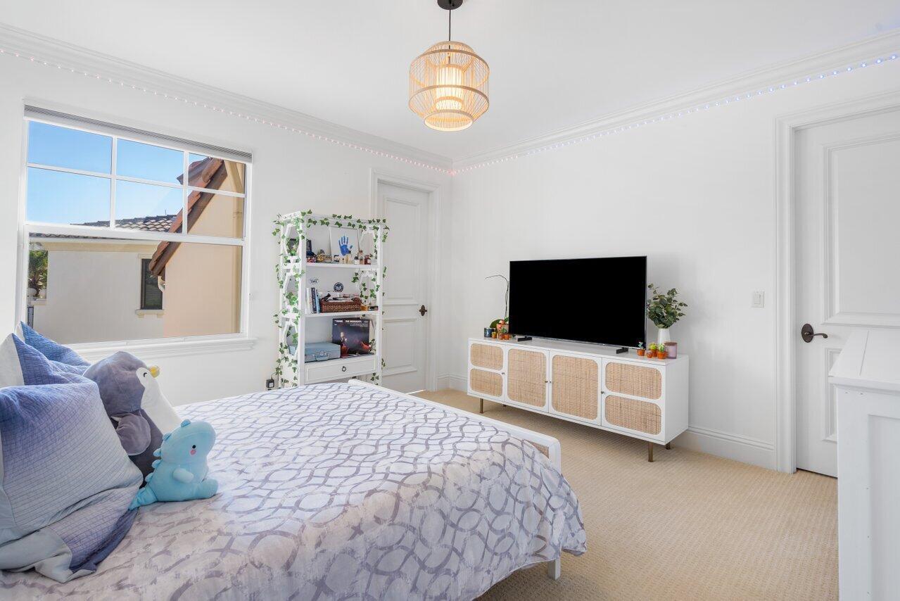 ROYAL PALM YACHT & COUNTR - Residential