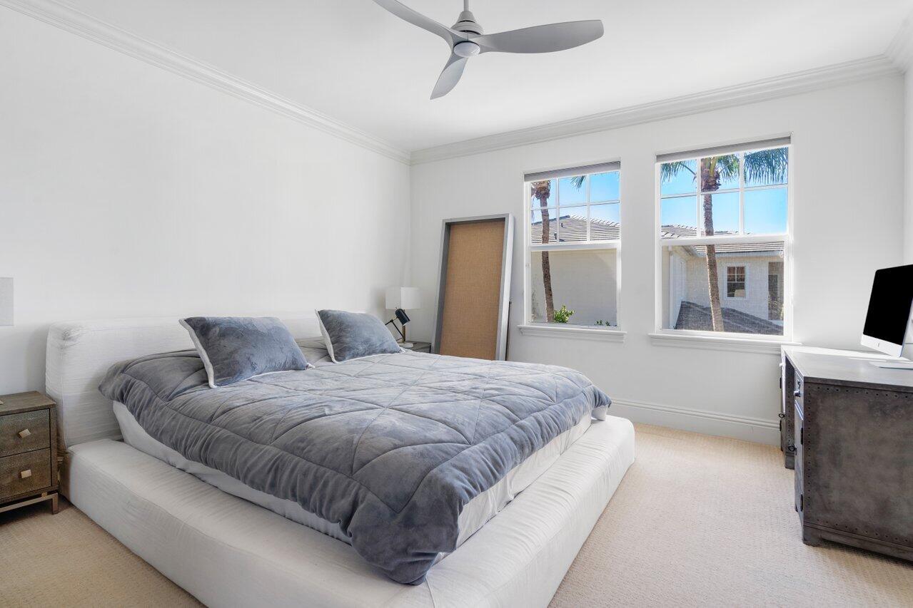 ROYAL PALM YACHT & COUNTRY CLUB - Residential