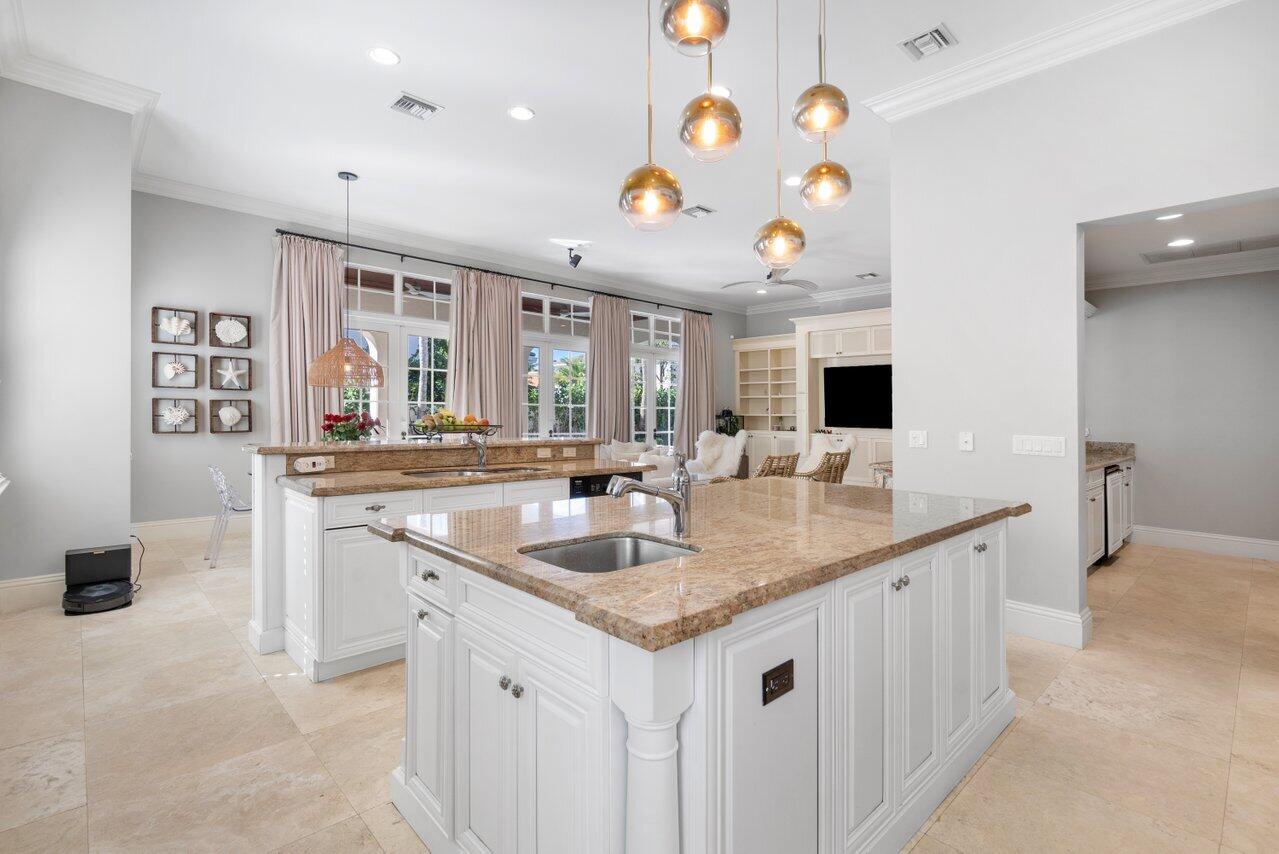 ROYAL PALM YACHT & COUNTRY CLUB - Residential