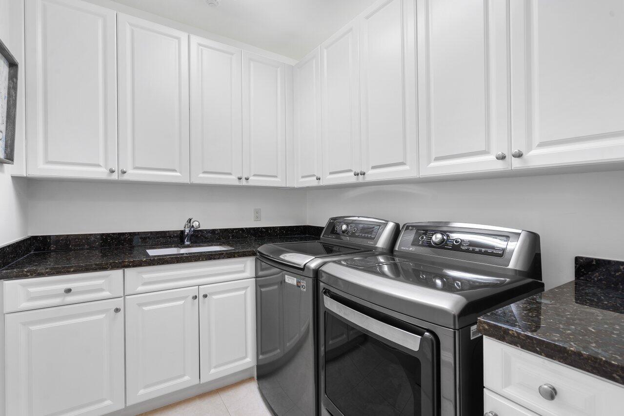 ROYAL PALM YACHT & COUNTRY CLUB - Residential
