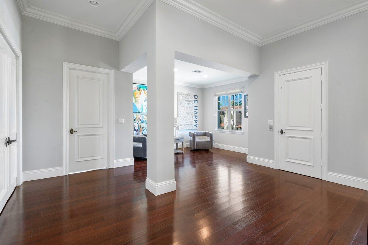 ROYAL PALM YACHT & COUNTRY CLUB - Residential