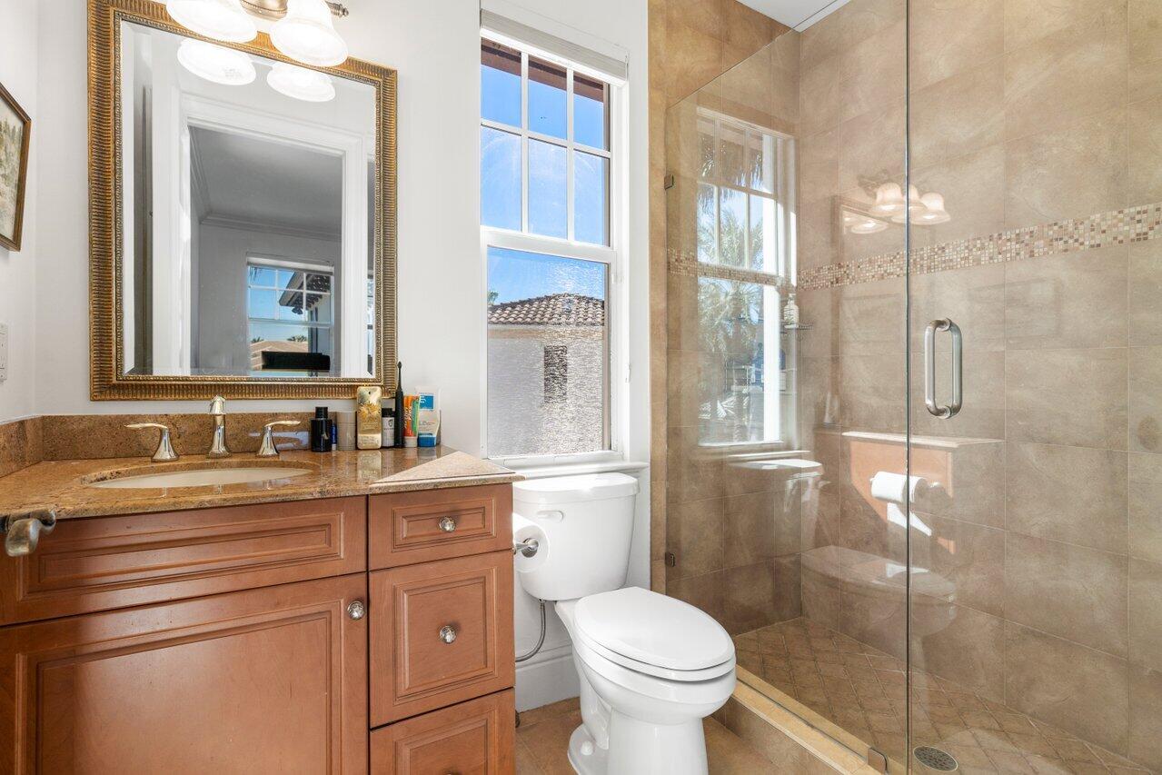 ROYAL PALM YACHT & COUNTRY CLUB - Residential
