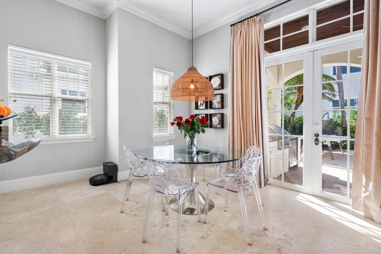 ROYAL PALM YACHT & COUNTRY CLUB - Residential