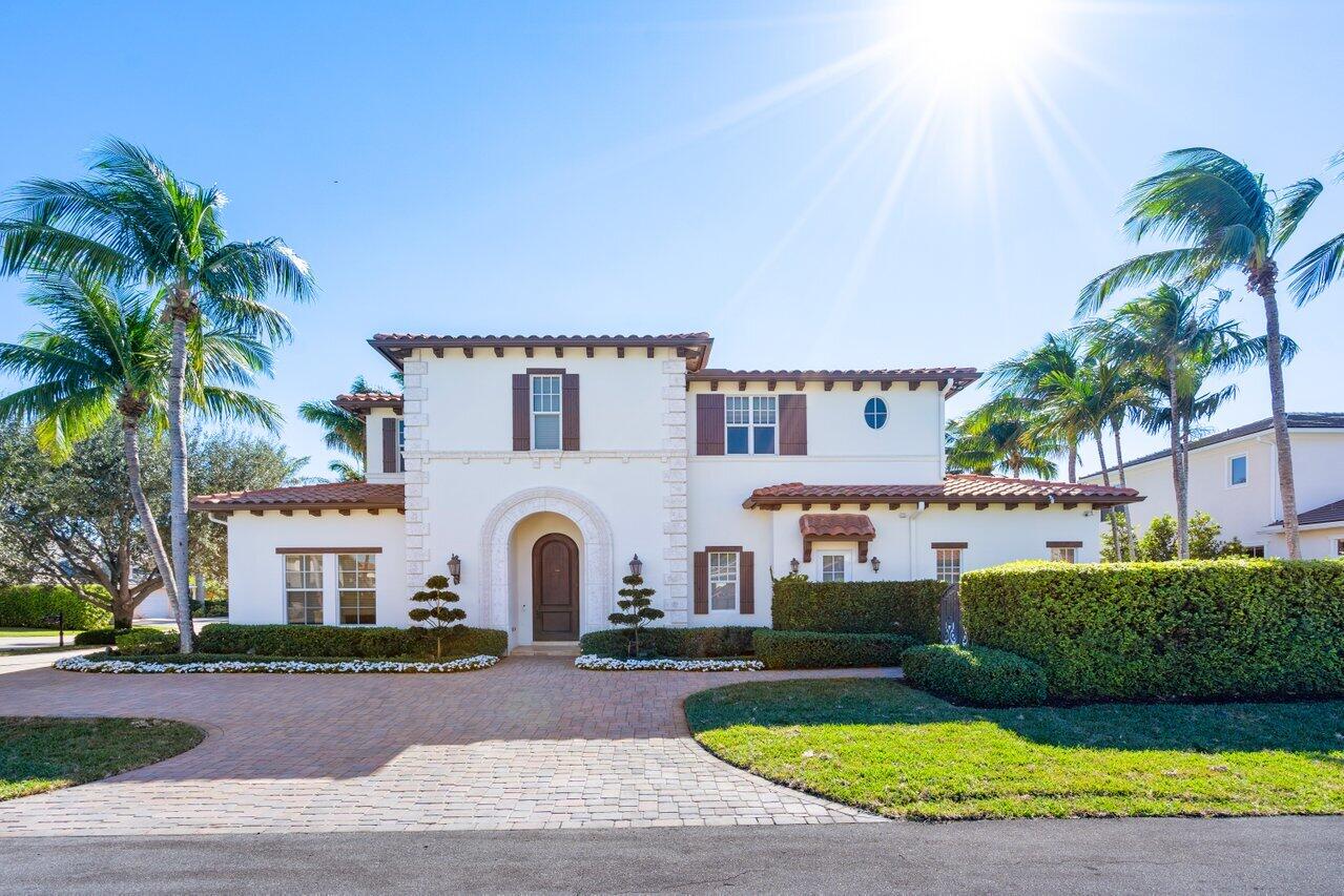 ROYAL PALM YACHT & COUNTRY CLUB - Residential