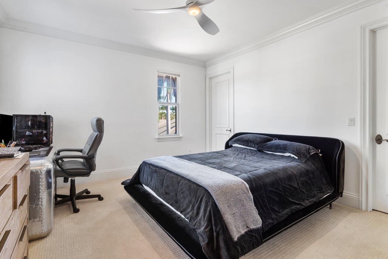 ROYAL PALM YACHT & COUNTRY CLUB - Residential