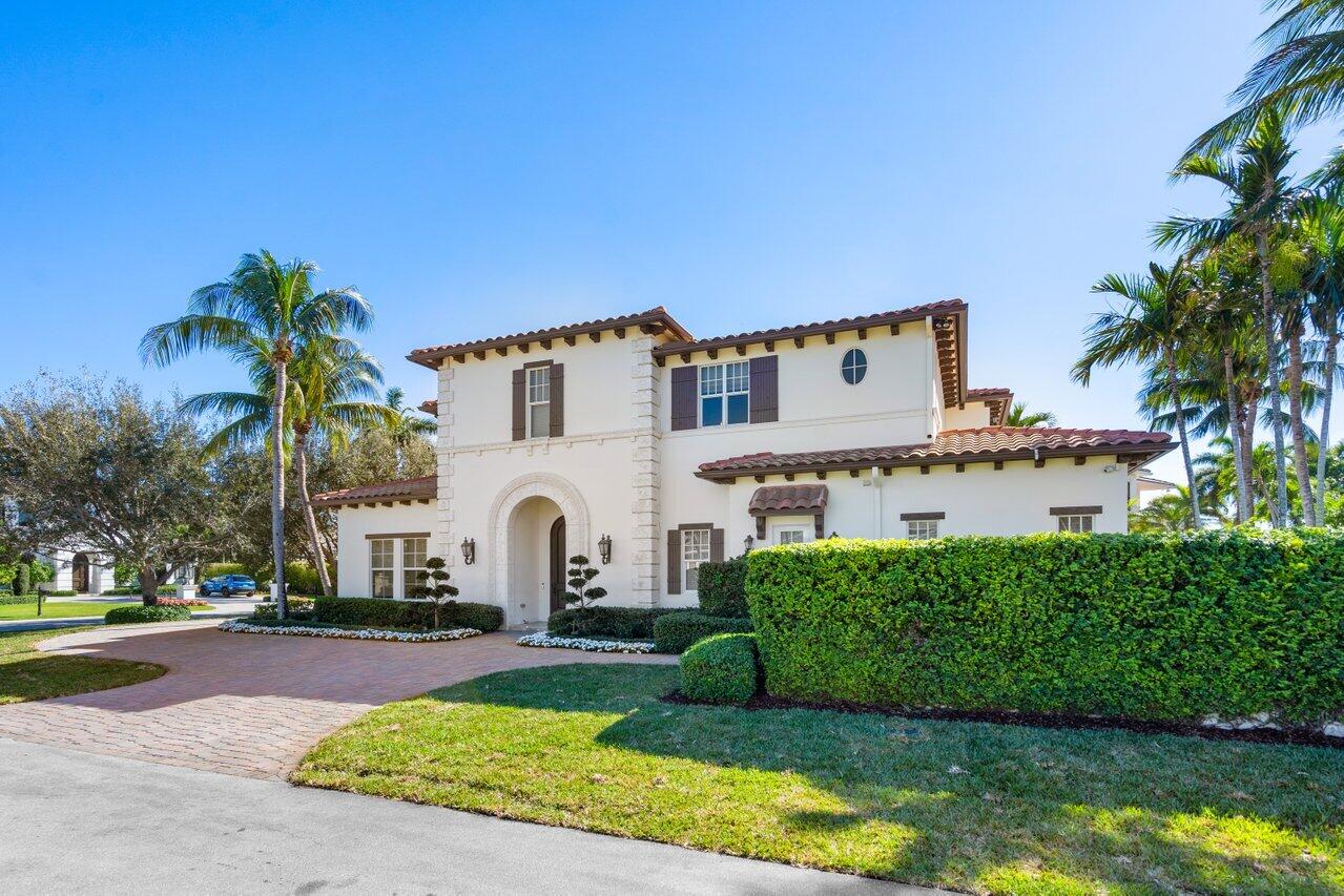 ROYAL PALM YACHT & COUNTRY CLUB - Residential