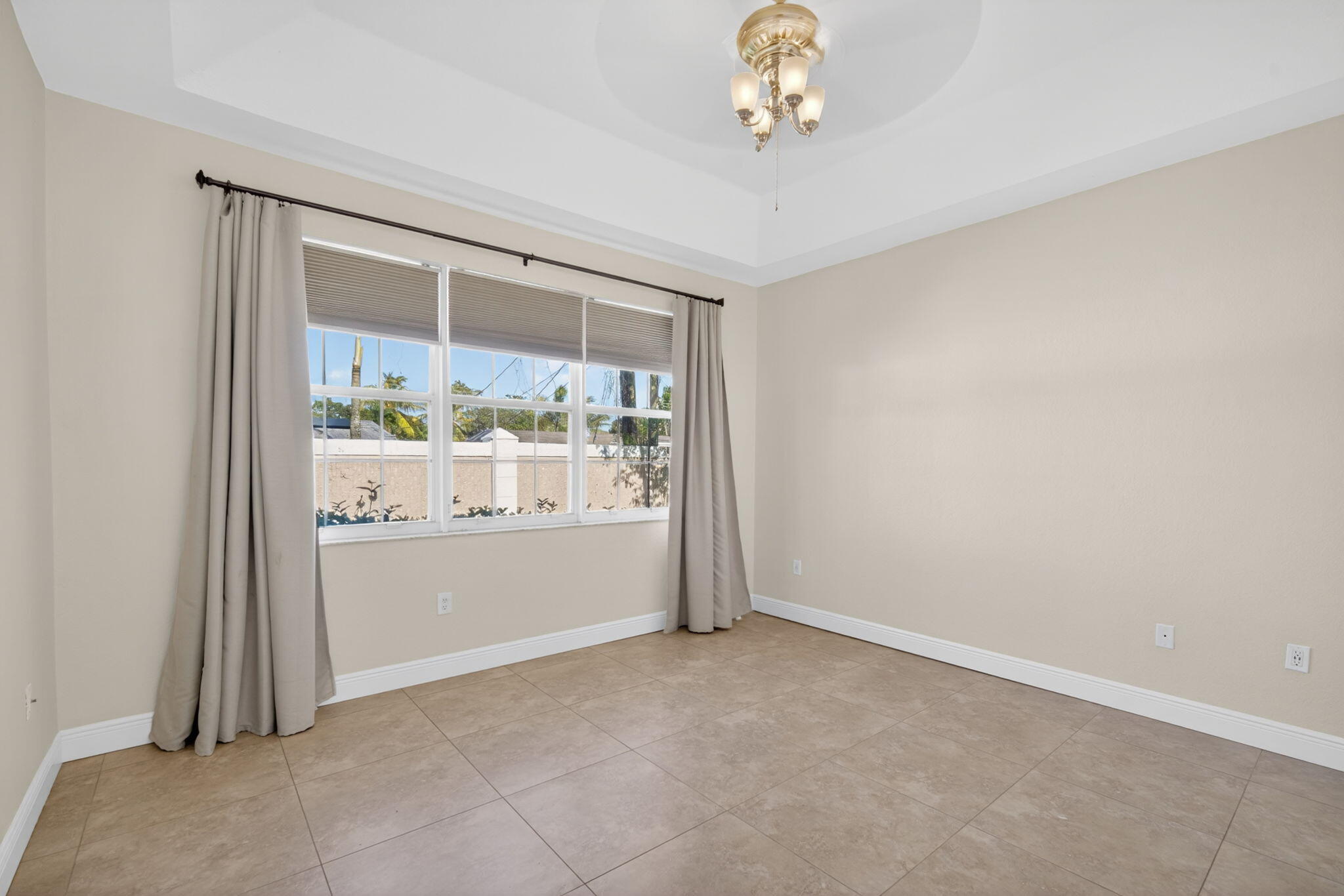 REGENCY HOMES AT SUNRISE - Residential