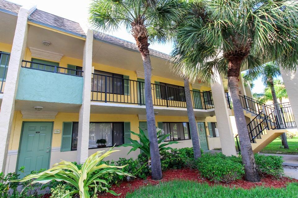 cozy condo 1 /1. lovated on the second floor. Gardena nd private view.condo will be fresh paint , and will have new washer and dryer