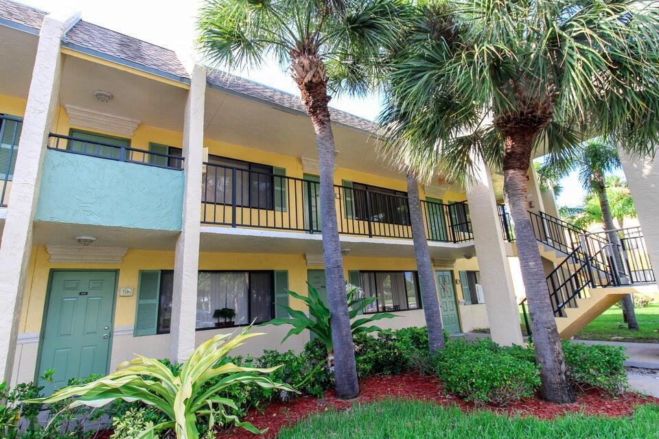 cozy condo 1 /1. lovated on the second floor. Gardena nd private view.condo will be fresh paint , and will have new washer and dryer