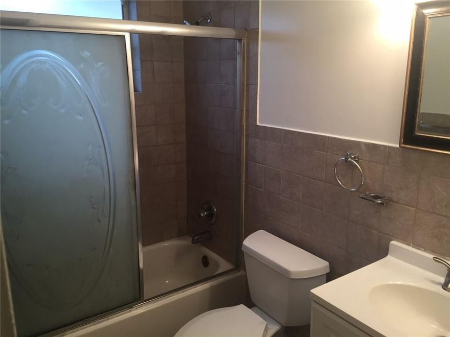 ONE STORY NO HOA GREAT LOCATION.TENANT AT THE PROPERTY TILL 02/28/2022.FOR SHOWING PLEASE TEXT OR EMAIL 24-48 HOURS IN ADVANCE NOTICE FOR DAY AND TIME OF SHOWING.AS SOON I CONFIRM WITH THE TENANT. I WILL REPLY AND CONFIRM WITH YOU.THANK YOU.