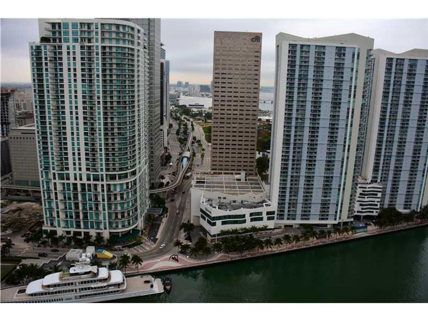 STOP LOOKING! LOCATION, LOCATION, LOCATION.FIRST TIME IN THE MARKET. SPECTACULAR 3 BED, 2.5 BATH AT THE CARBONELL CONDOMINIUM,DRAMATIC UNOBSTRUCTED  VIEWS OF THE DOWNTOWN MIAMI SKYLINE, BISCAYNE BAY, PORT OF MIAMI AND OCEAN. KITCHEN FEATURES ITALIAN WOOD  CABINETRY, ABSOLUT BLACK GRANITE COUNTERTOPS, SUB-ZERO STAINLESS STEEL APPLIANCES INCLUDING A WINE COOLER. AMENITIES INCLUDE POOL,FITNESS CENTER, TENNIS, RACQUETBALL, 24hr SECURITY AND CONCIERGE, VALET & TWO SIDE-BY-SIDE PARKING SPACES.READY TO MOVE IN!