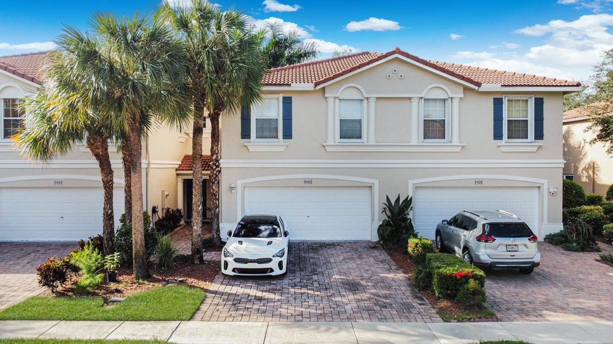 Beautiful townhome in the Community of Verona Palms.  This cozy townhome offer 3 bedrooms, 2,5 baths, 2CG  a large paver driveway, and gorgeous lake view.  Downstairs has all tile floor and upstairs laminated floor.  Gated community and much more.  This unit is perfect for first time home buyers or investors, long term tenant and would like to stay.  Do not miss this opportunity !!