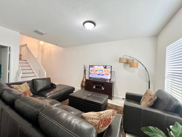 VERONA PALMS - Residential