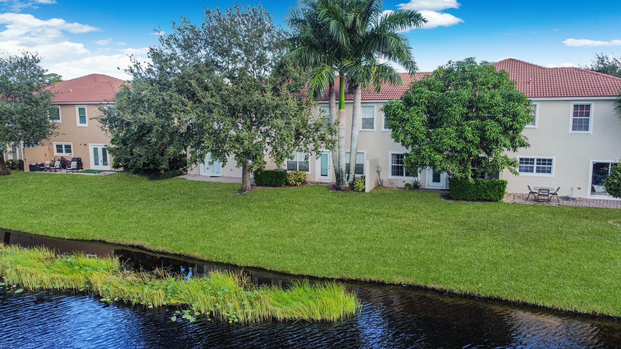 VERONA PALMS - Residential