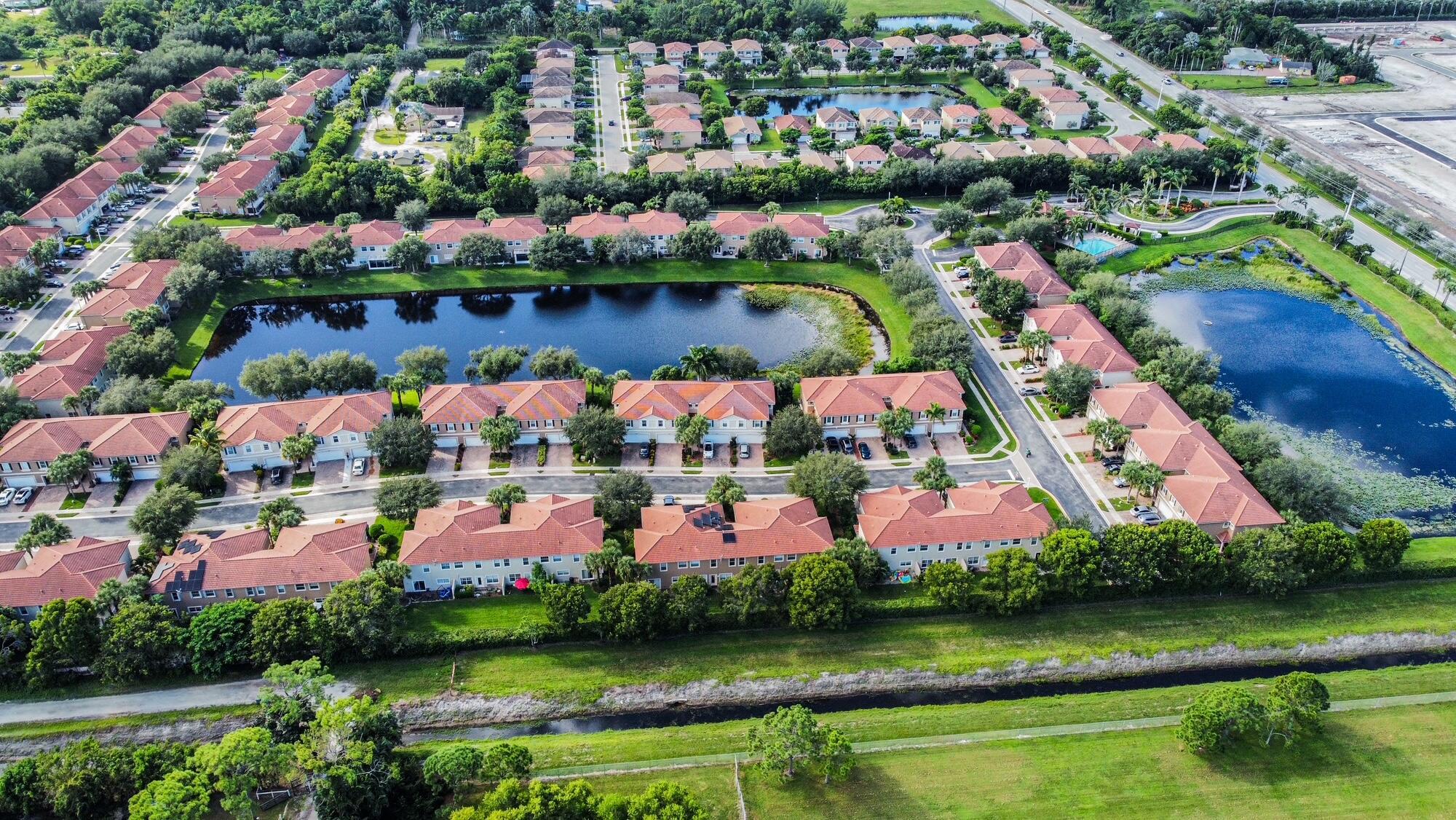 VERONA PALMS - Residential