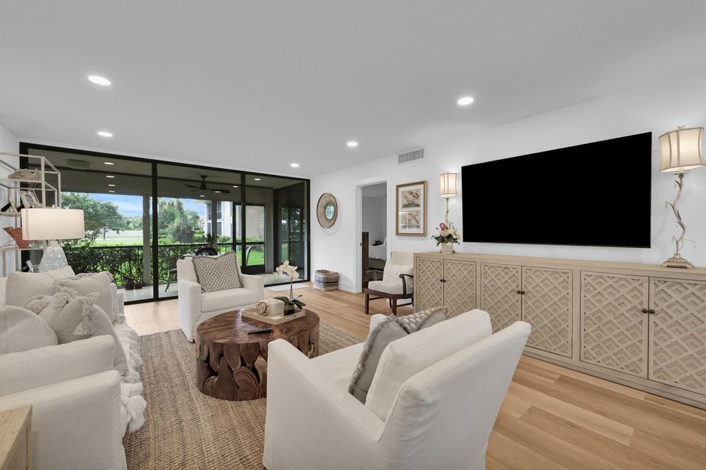 Photo of 10 SE Turtle Creek Drive #Unit B, Tequesta, FL 33469 (MLS # B26029029)