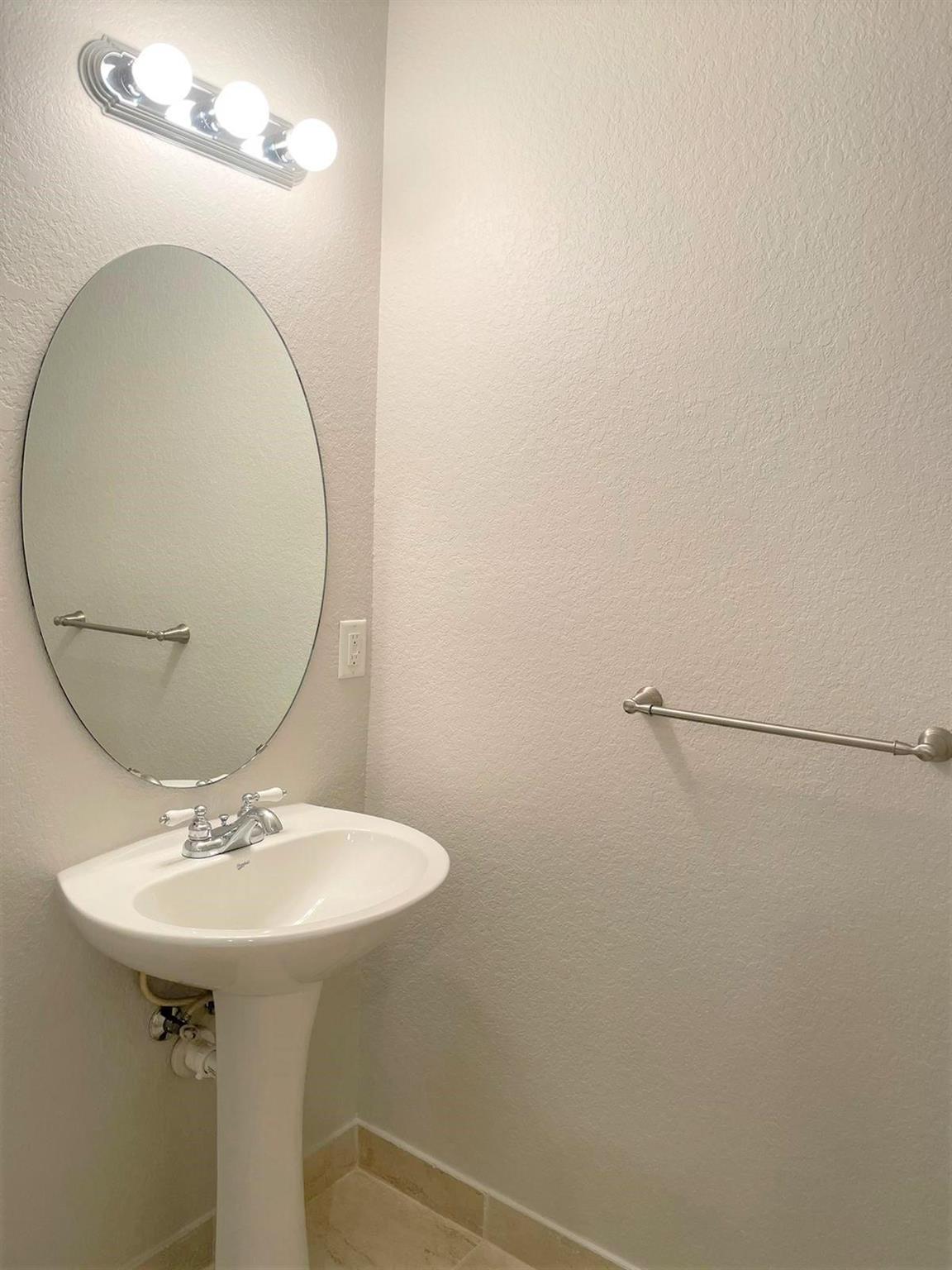 PINEAPPLE VILLAGE SOUTH - Residential Lease