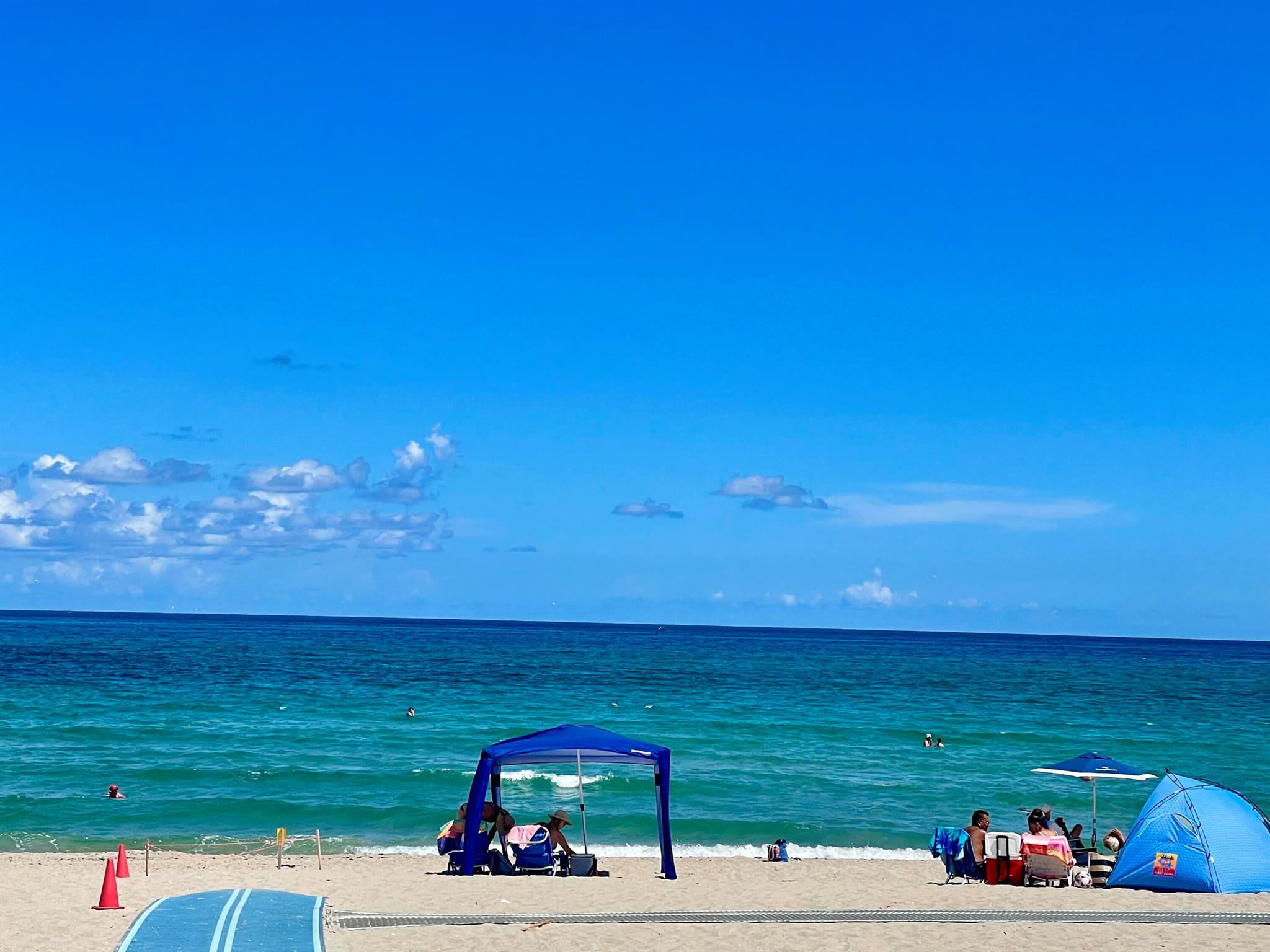 PINEAPPLE VILLAGE SOUTH - Residential Lease