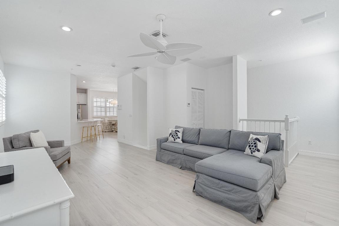 DELRAY SEBASTIAN - Residential