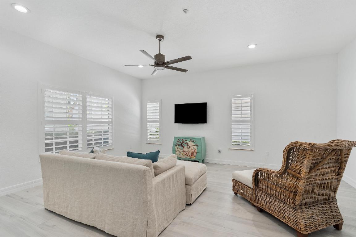 DELRAY SEBASTIAN - Residential