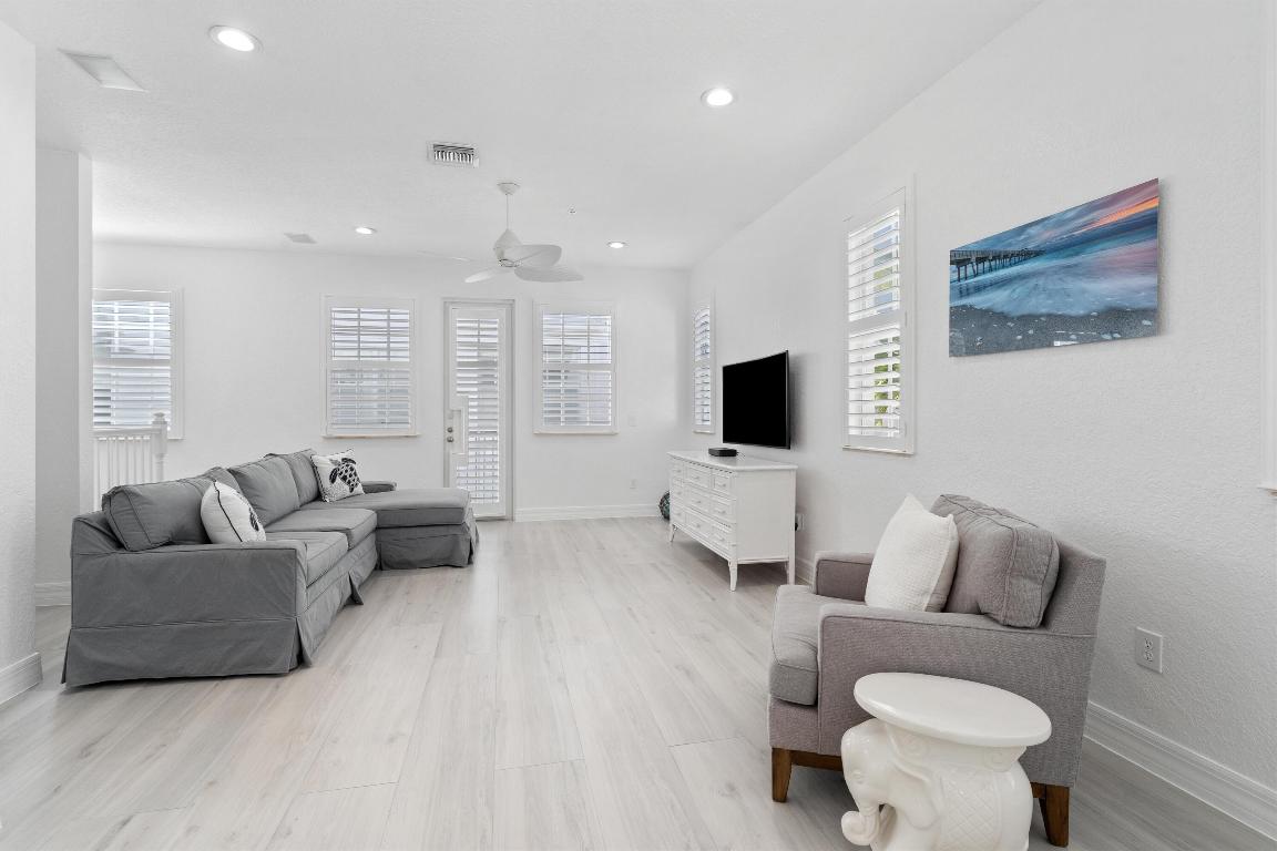 DELRAY SEBASTIAN - Residential