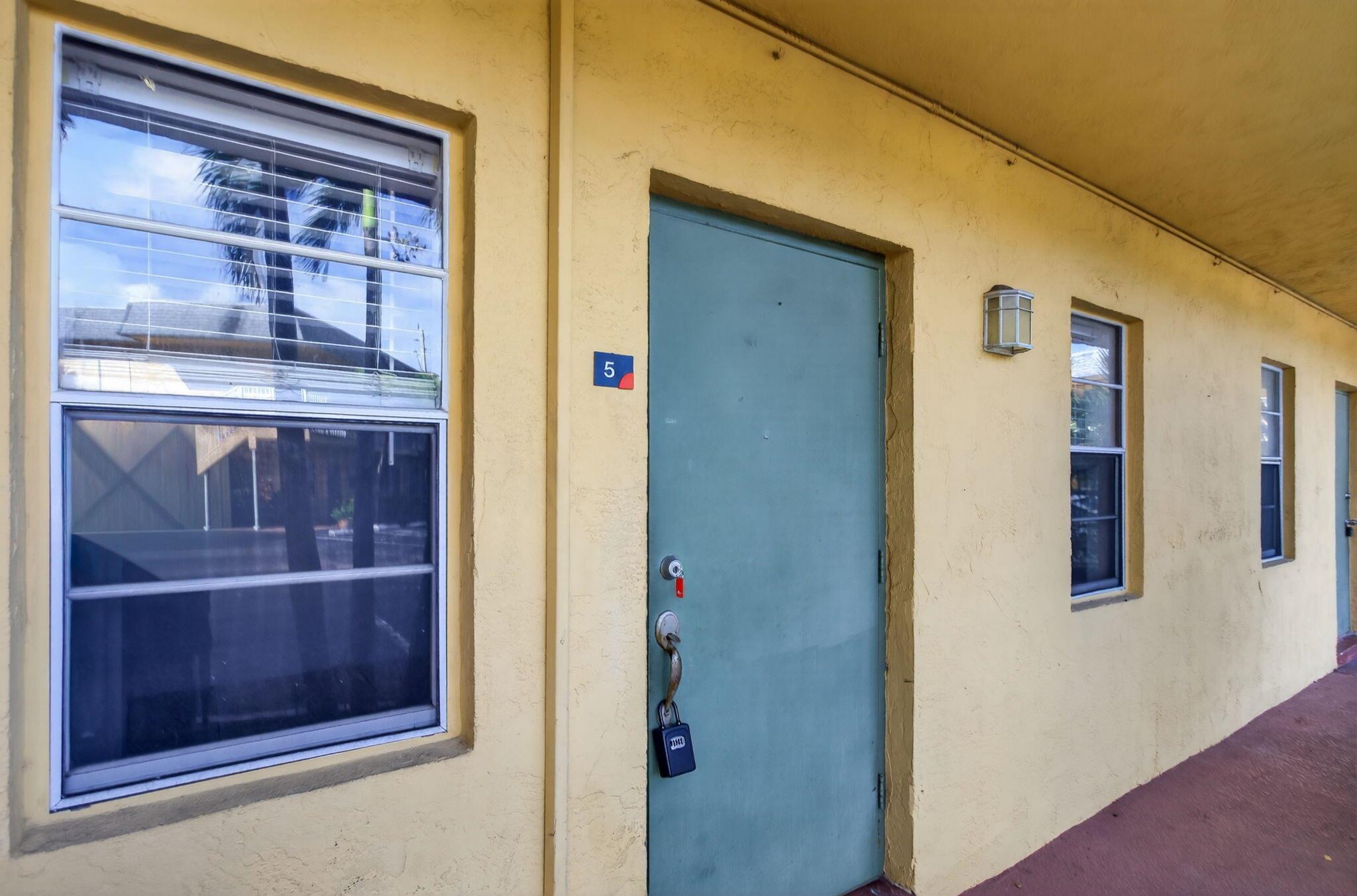 EL SOL AT MAIN STREET CON - Residential Lease