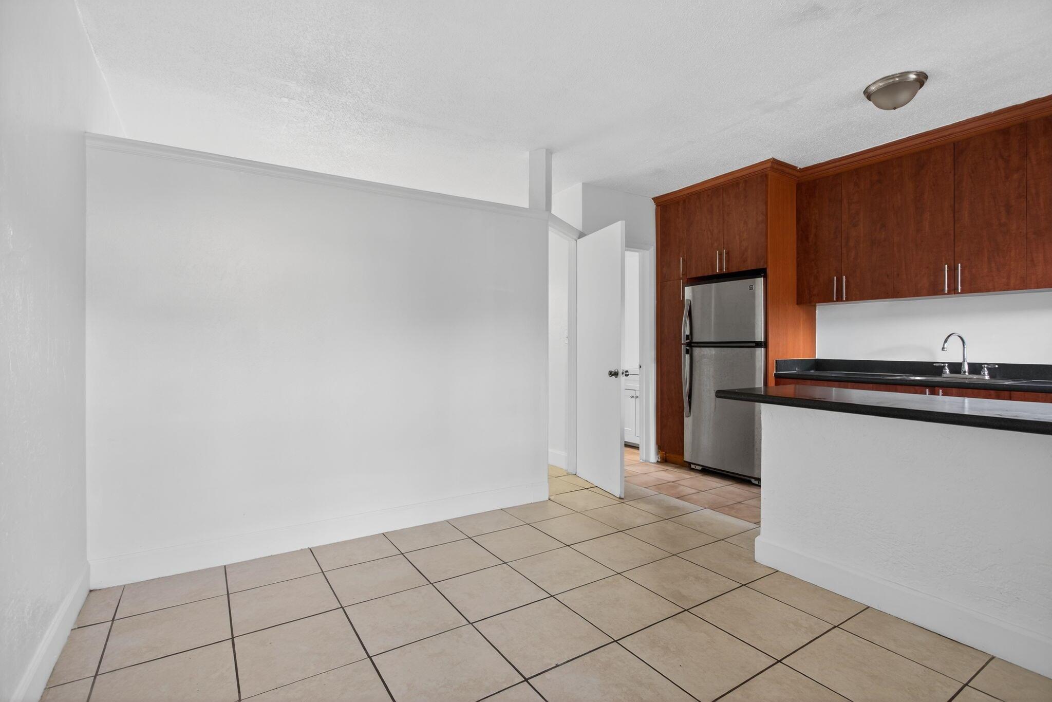 EL SOL AT MAIN STREET CON - Residential Lease