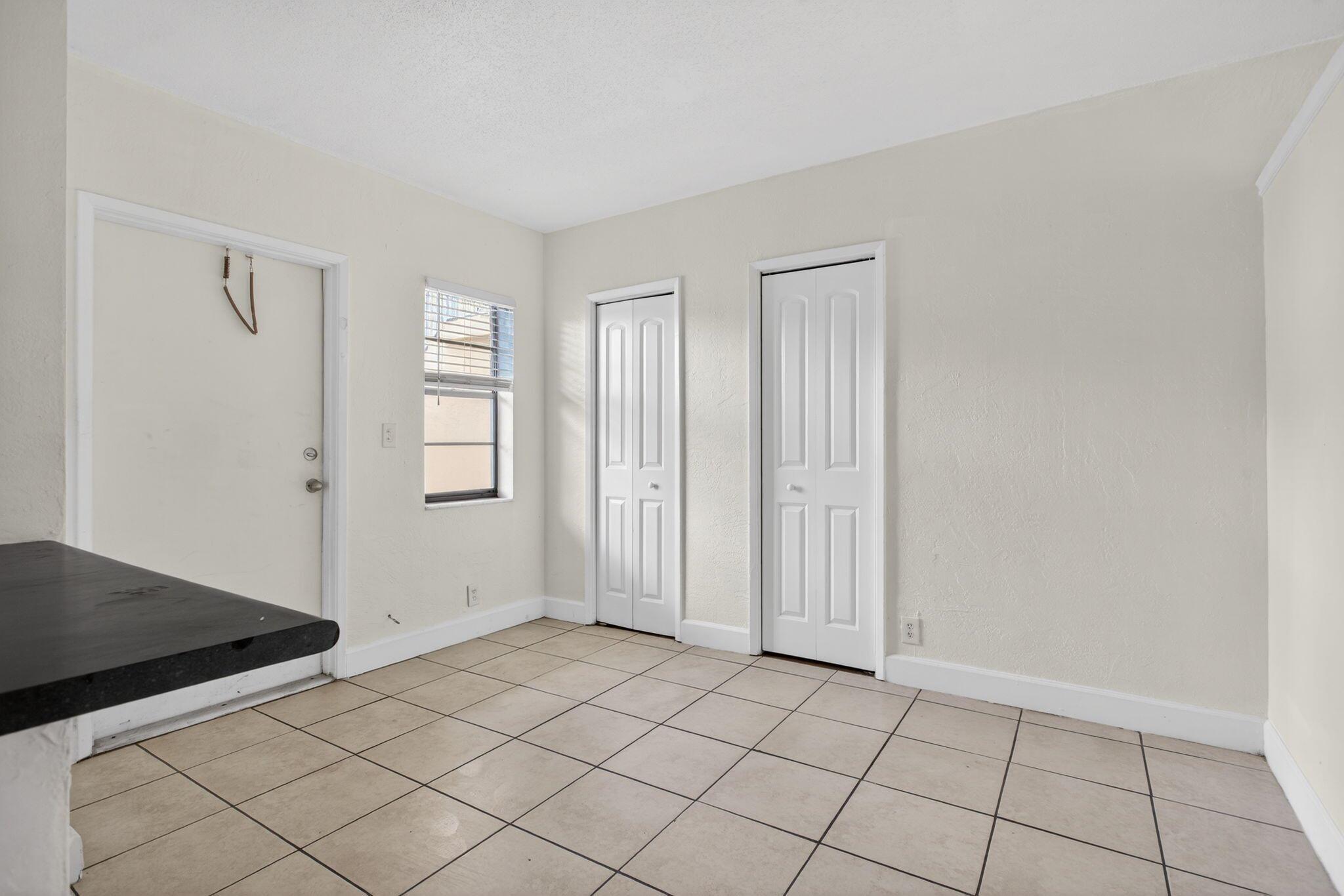 EL SOL AT MAIN STREET CON - Residential Lease