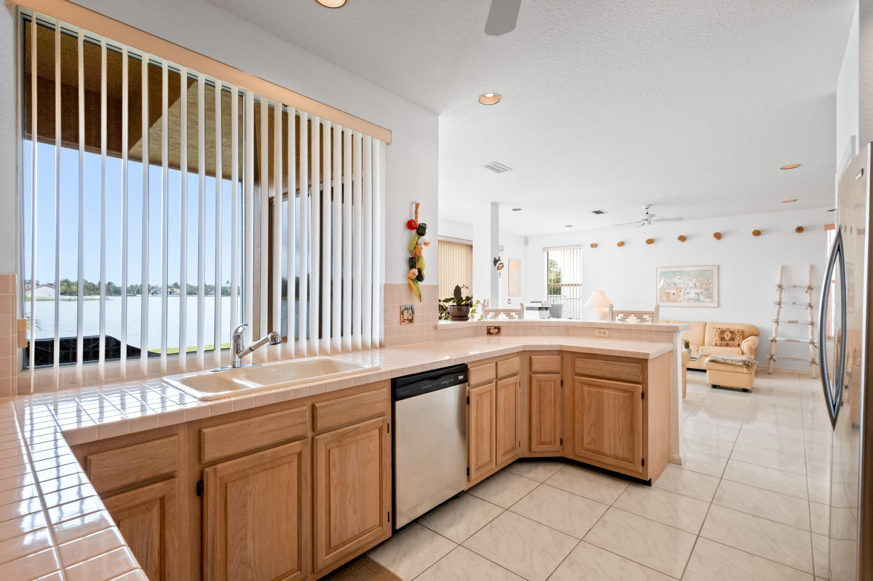 EMBASSY LAKES PHASE II - Residential