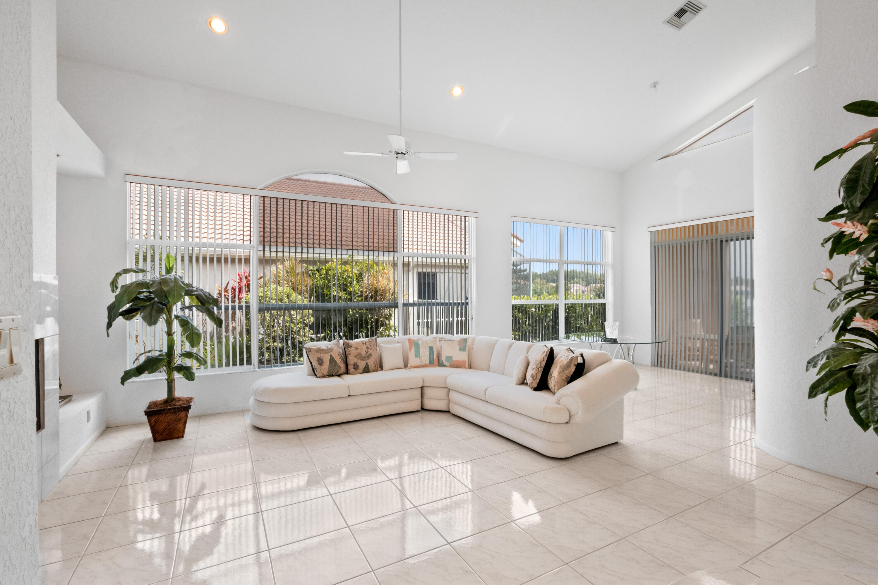 EMBASSY LAKES PHASE II - Residential