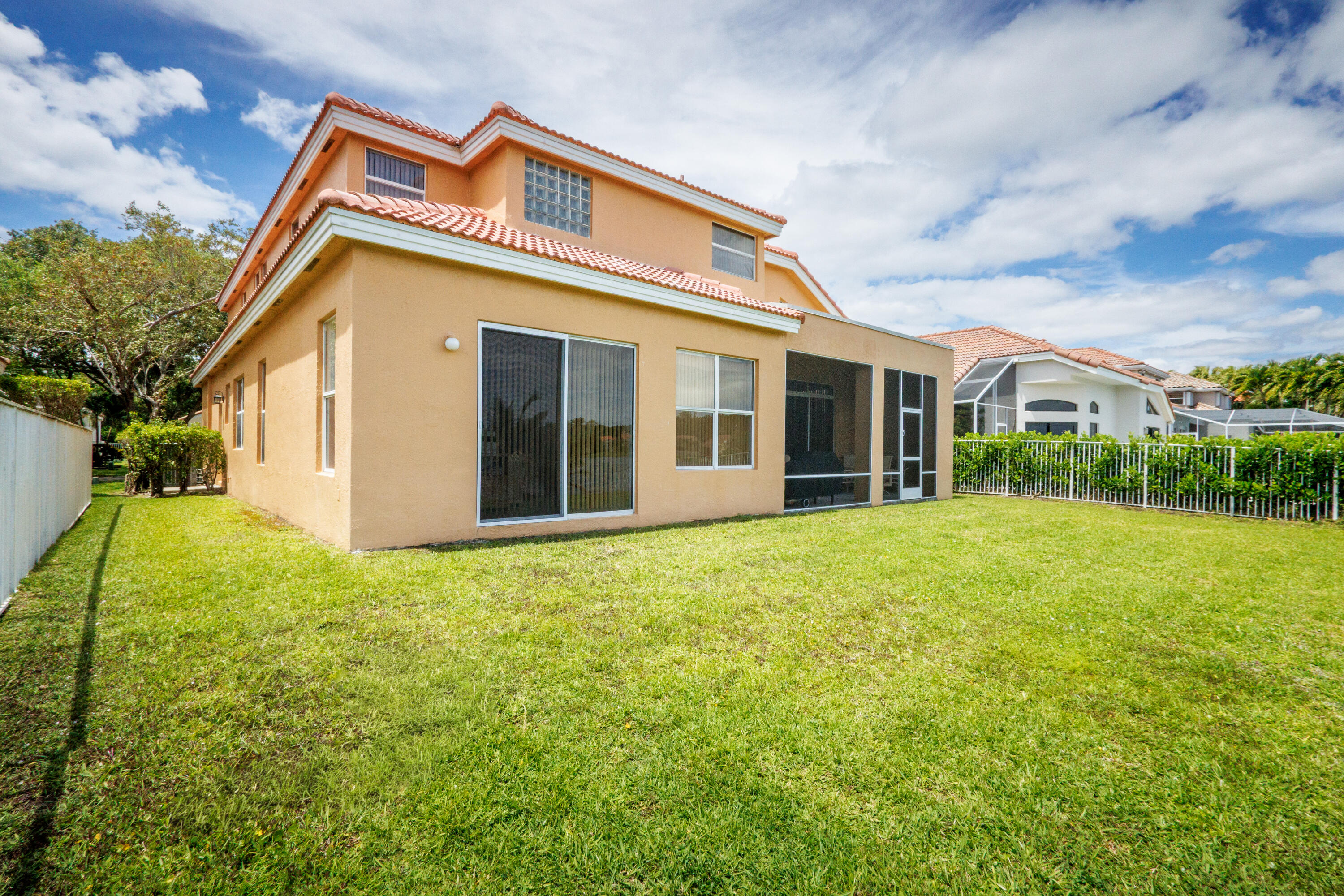 EMBASSY LAKES PHASE II - Residential