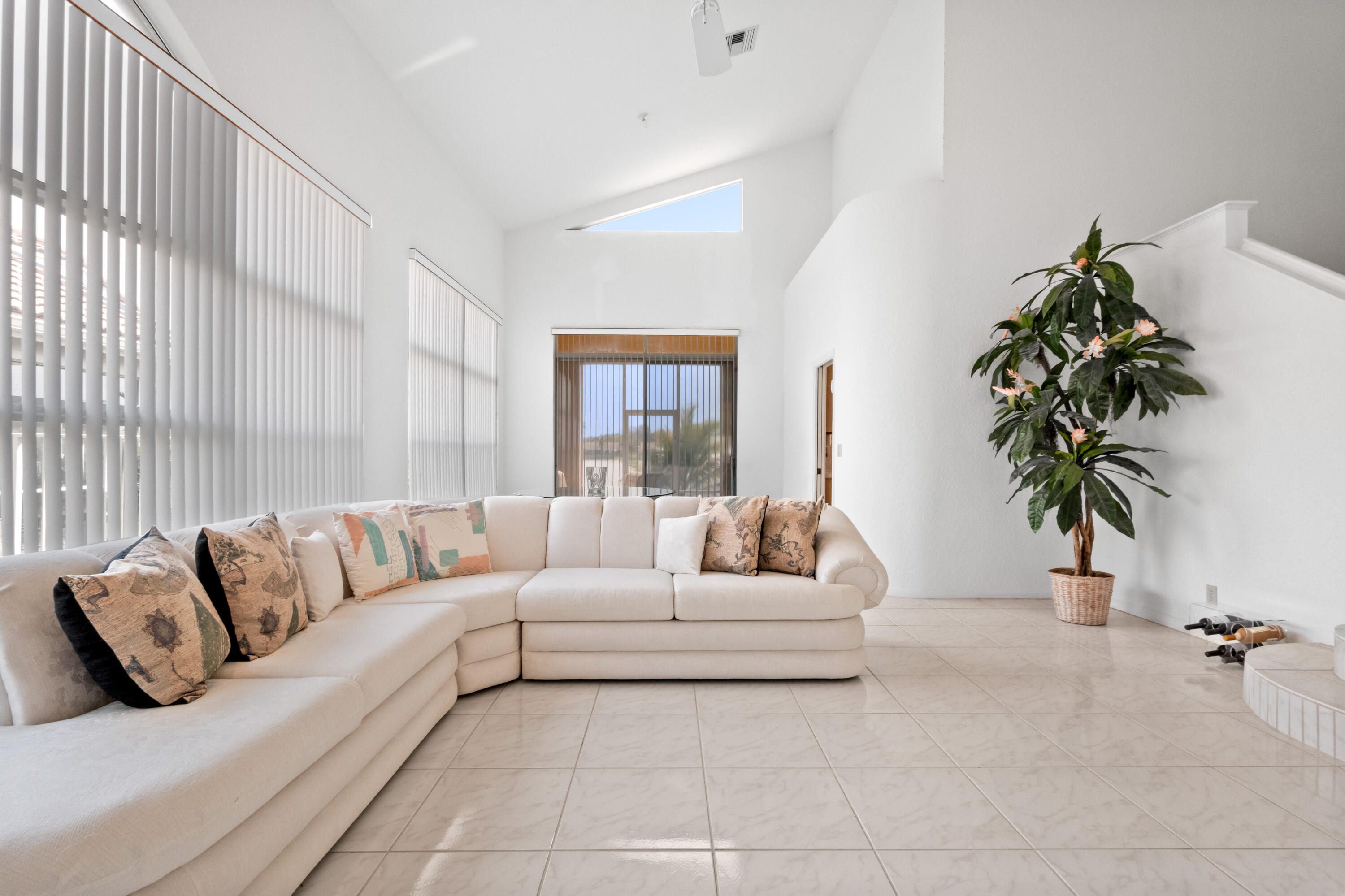 EMBASSY LAKES PHASE II - Residential