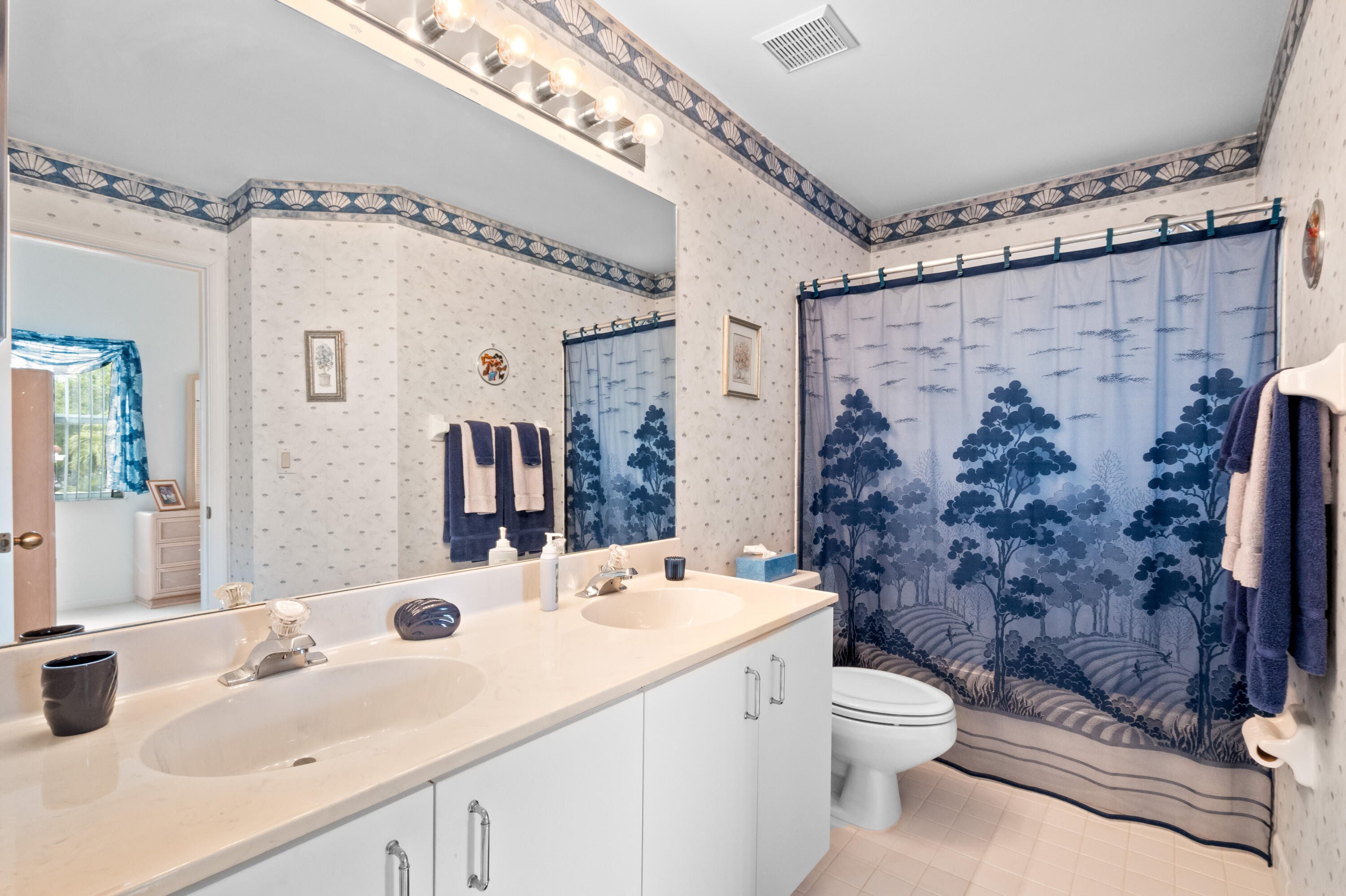 EMBASSY LAKES PHASE II - Residential